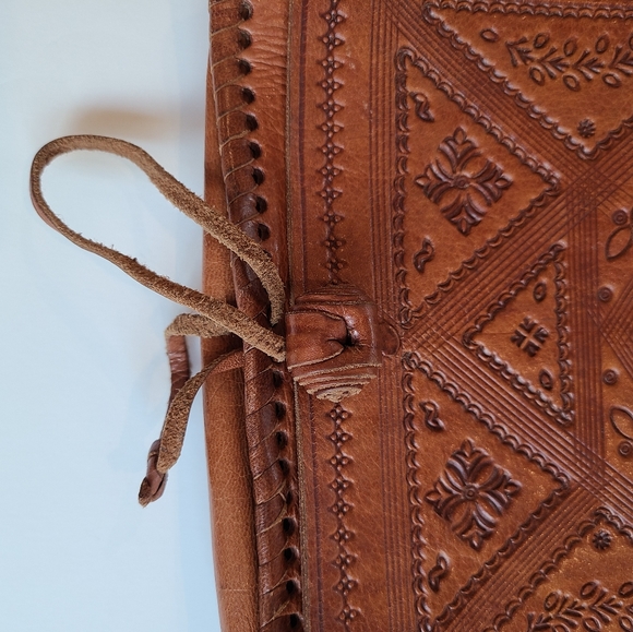 Handmade Moroccan Leather Crossbody Handbag - Picture 8 of 15